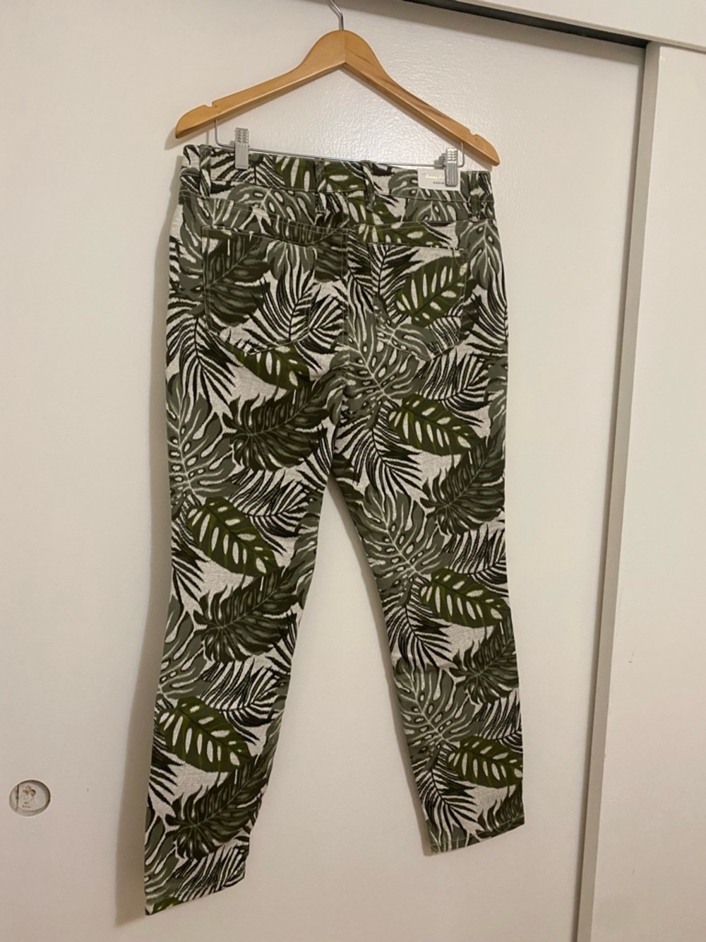 Tommy Bahama Olive Safari Bliss HR Ankle In Tea Leaf - Picture 3 of 7